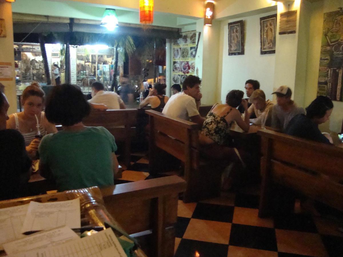 Gusti Home Stay Ubud Экстерьер фото