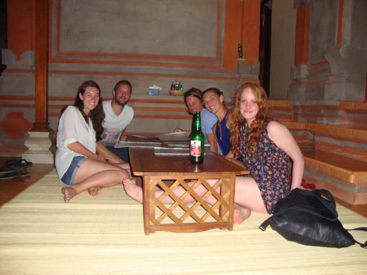 Gusti Home Stay Ubud Экстерьер фото