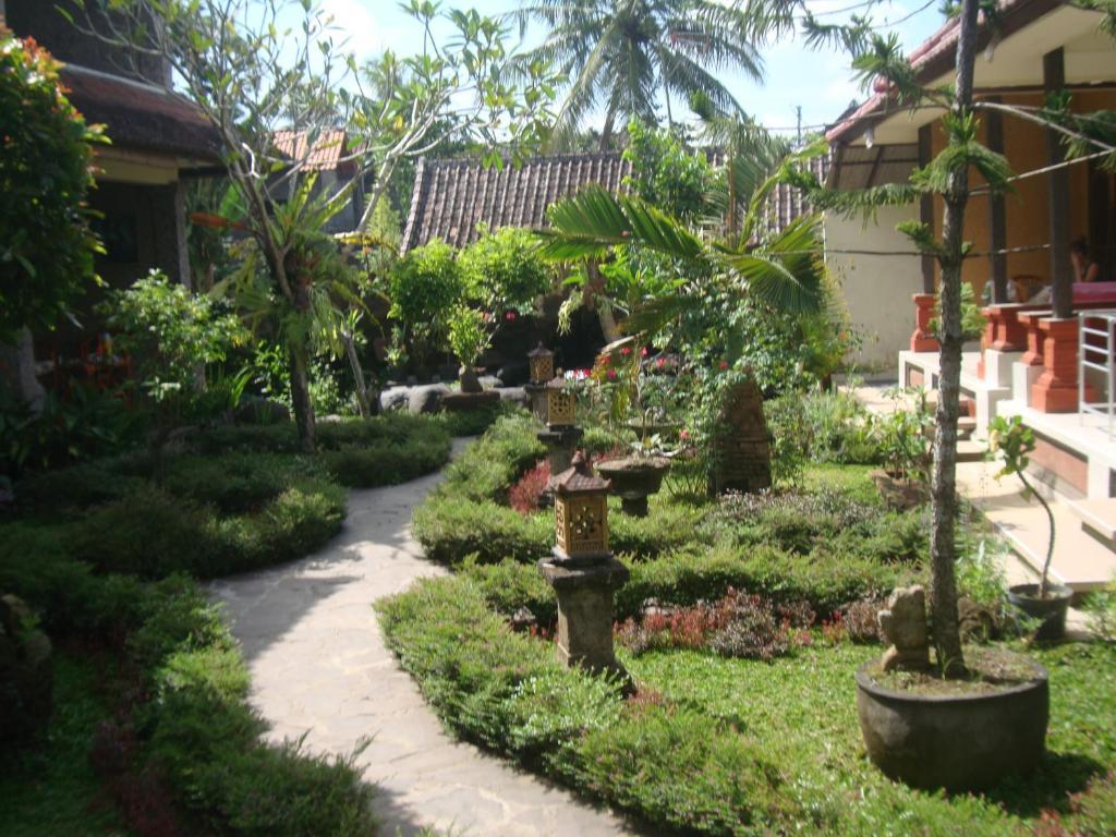 Gusti Home Stay Ubud Экстерьер фото
