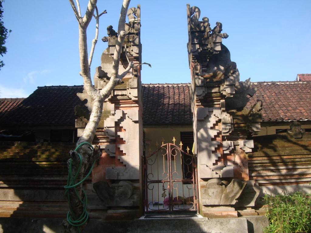 Gusti Home Stay Ubud Экстерьер фото