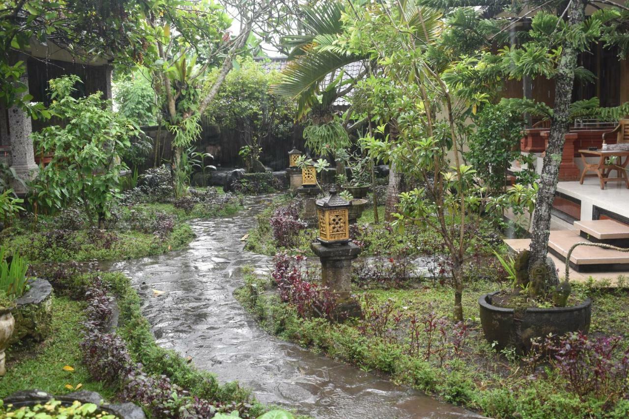 Gusti Home Stay Ubud Экстерьер фото